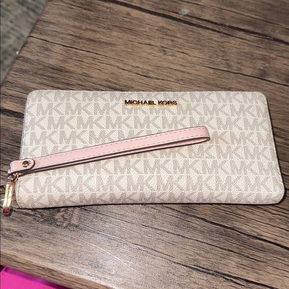 Michael Kors Light Beige Wristlet with Pink Trim - Picture 7 of 7